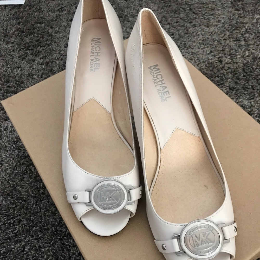 Michael Kors Peep toe heels